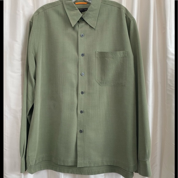 ROYAL ROBBINS shirt w HIKER ON THE BACK. Large - Picture 2 of 16